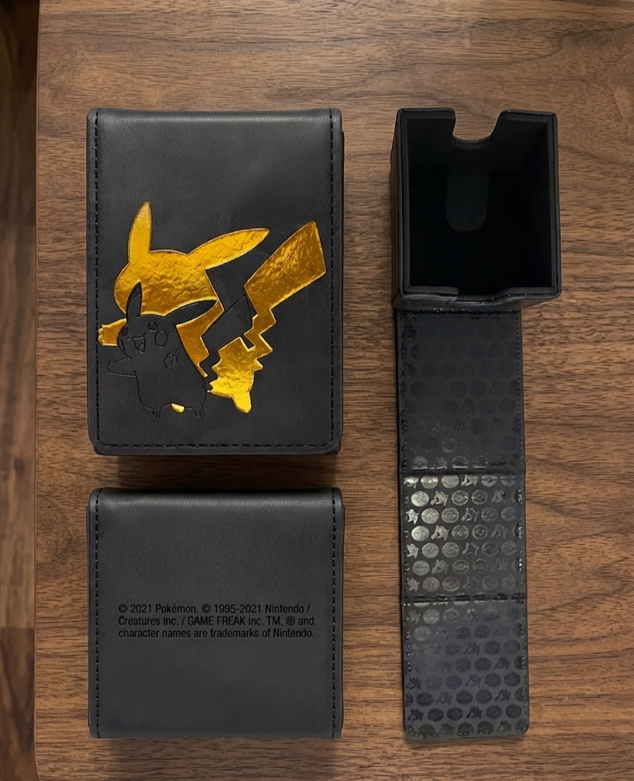 Alcove Flip Deck Box Elite Series Pikachu Pokémon Ultra Pro.